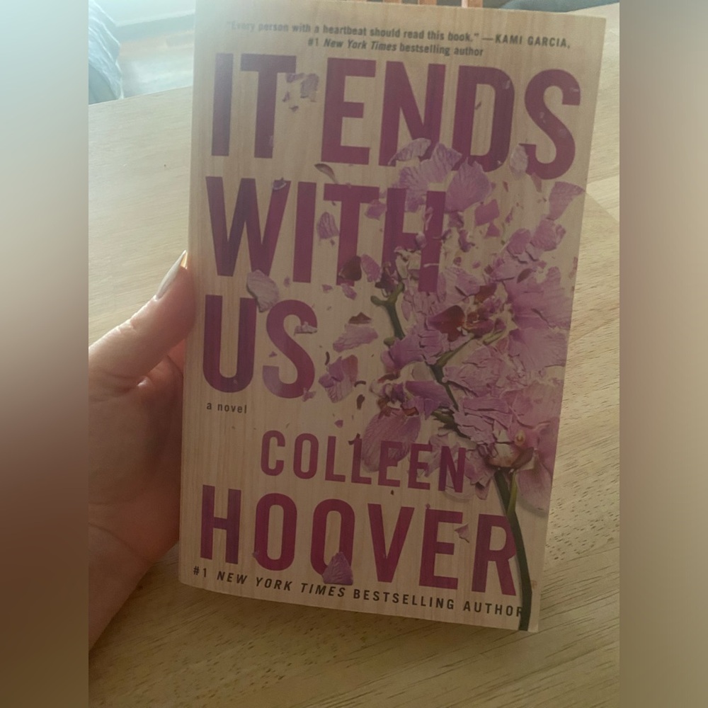 It Ends With Us by Colleen Hoover
